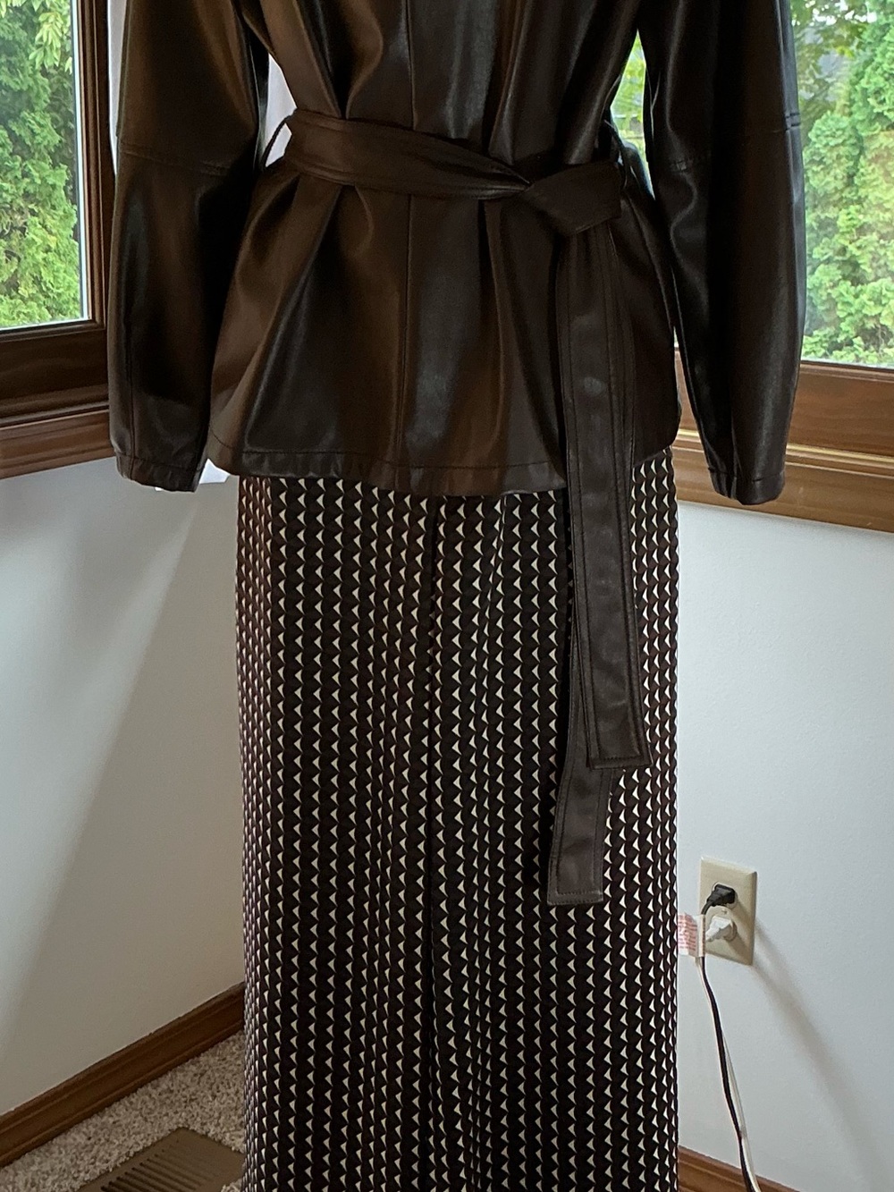 Banana Republic Satin Wide Leg Geometric Patterned Trousers (size small)
